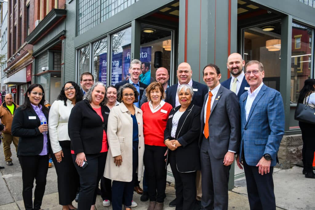 Finanta Team with Mayor Tuerk